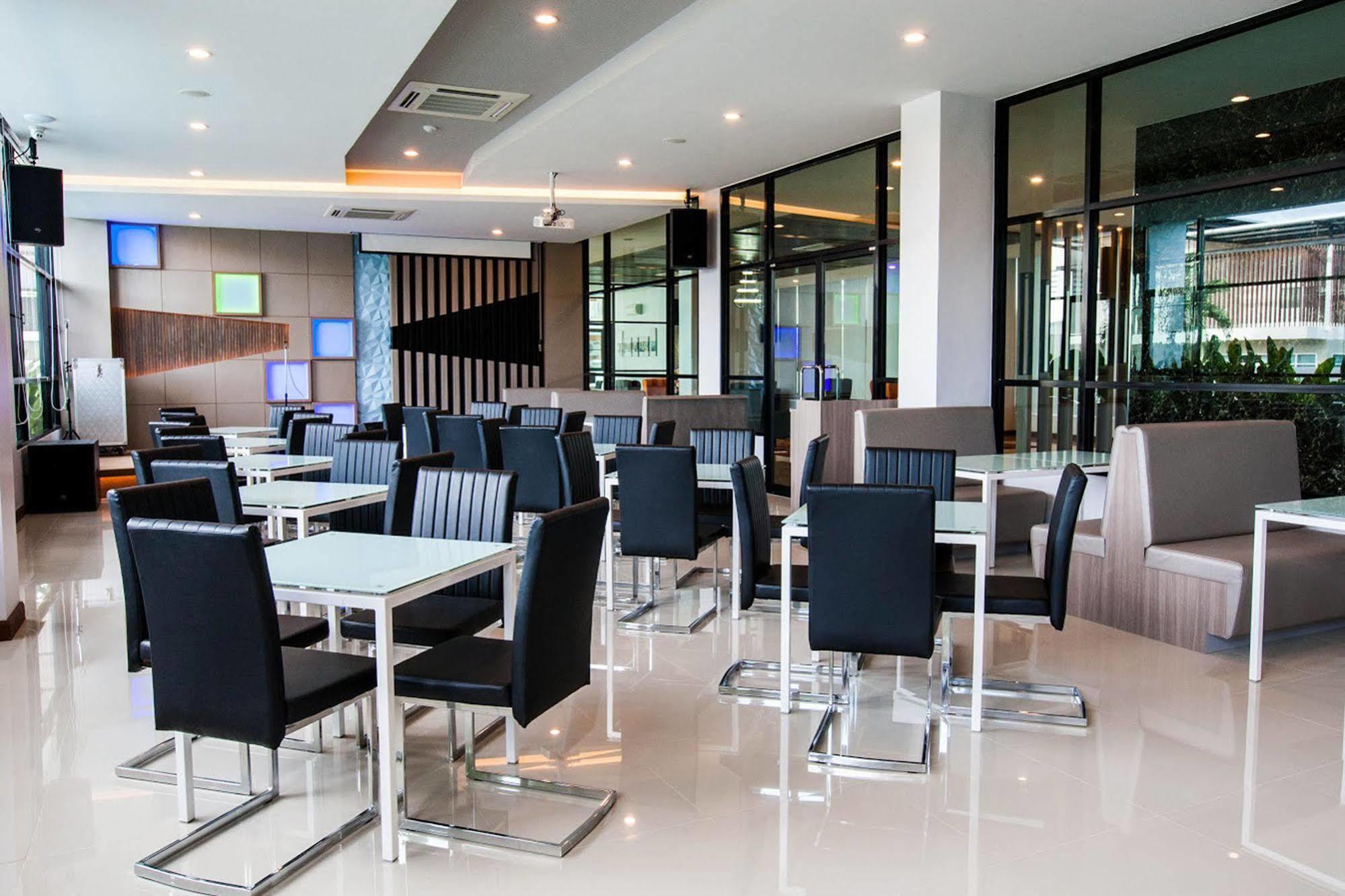 Ac Sportcenter Hotel Hat Yai Exterior photo
